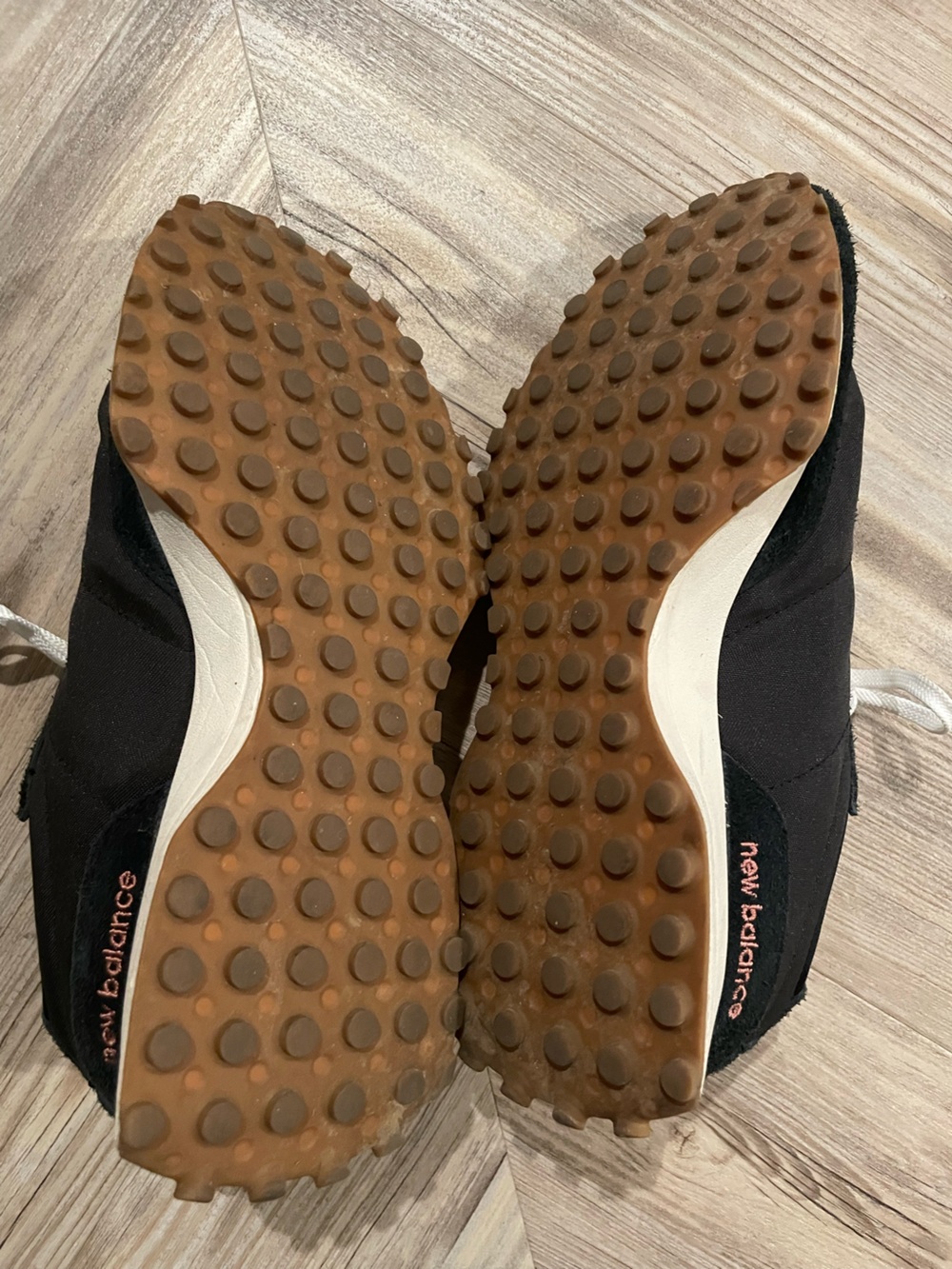 New Balance 327 - Picture 6 of 7